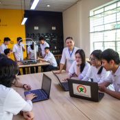 THPT Hoà Vang Đón Nhận Phòng Makerspace Từ Tổ Chức Dariu Foundation (Thuỵ Sỹ)